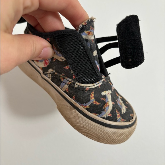 TODDLER VANS/CONVERSE BUNDLE 🤍 - Picture 3 of 8